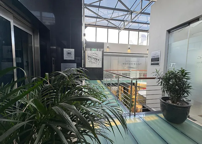 Hermanus Waterfront Boho Studio Apartment, Whale Coast Hideaway
