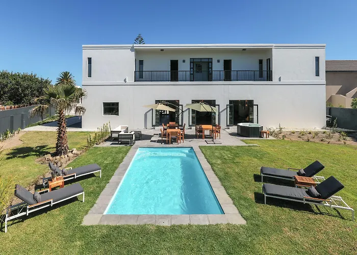 Glow Boutique Suites & Guesthouse